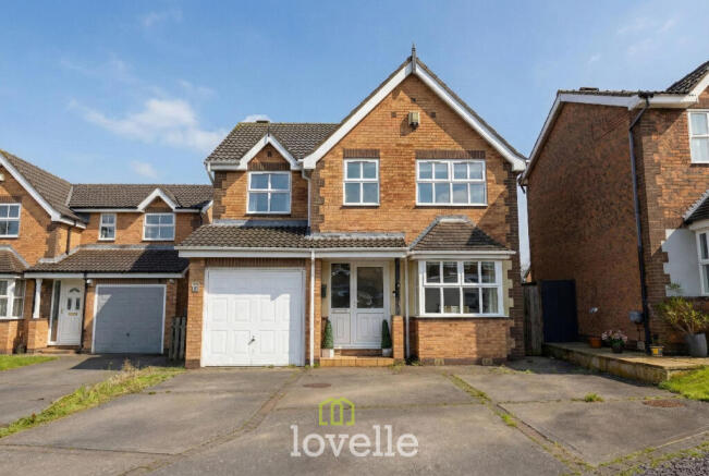 4 bed property, in Wyndham Road, £279,950