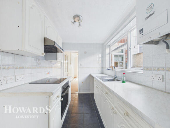 3 bed property, in Clarence Road, £140,000