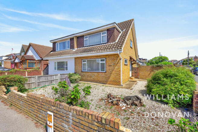 3 bed property, in Kents Hill Road, £400,000