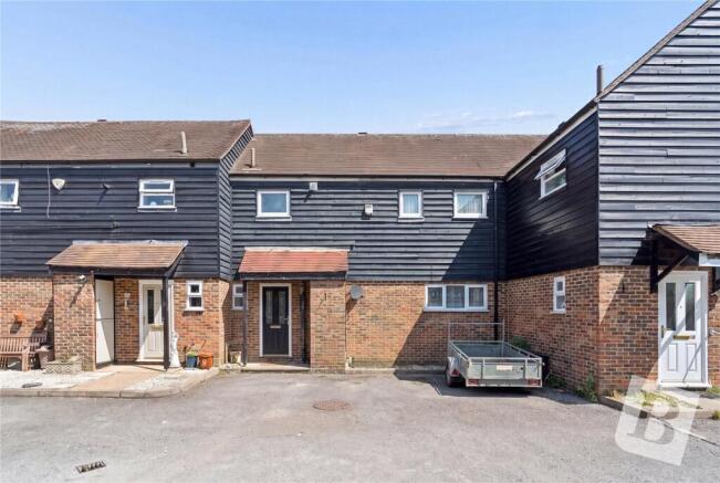 3 bed property, in Turners Close, £375,000