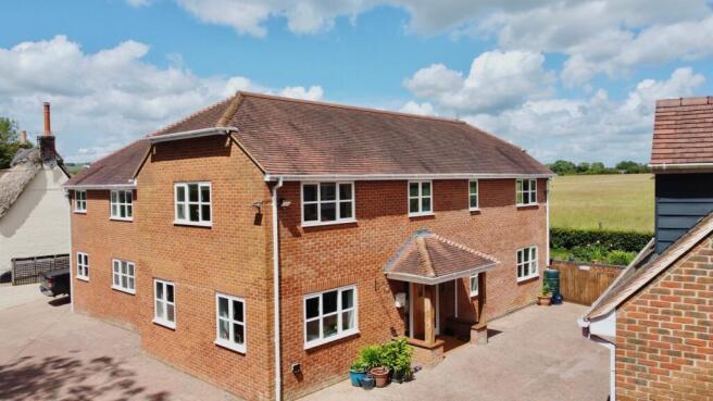 4 bed property, in Hollybush Lane, £850,000