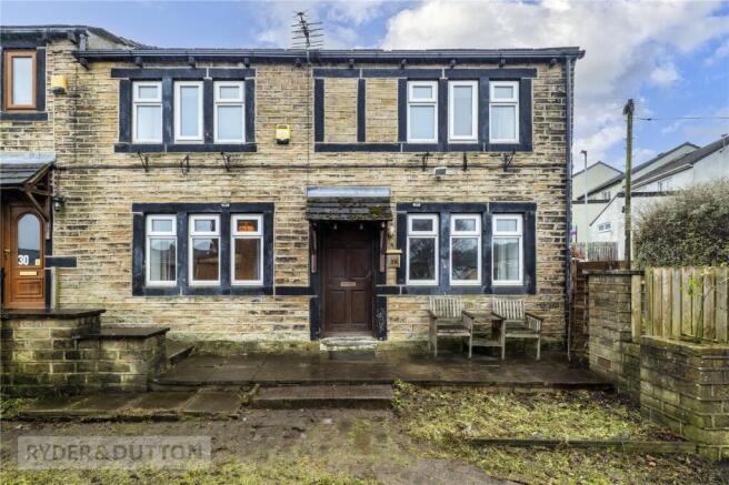 3 bed property, in Golcar Brow Road, £190,000