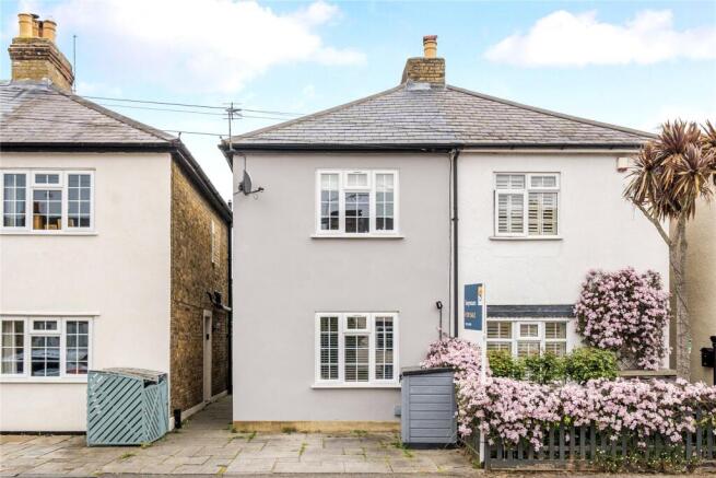 3 bed property, in Walton On Thames, £650,000