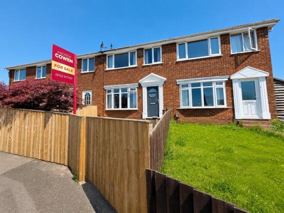 3 bed property, in Northwold Road, £129,950
