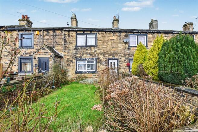 2 bed property, in Moor Lane, £105,000