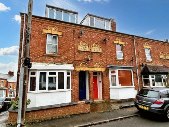 8 bed property, in Prospect Road, £498,000