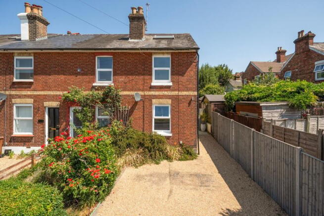 2 bed property, in South View Road, £350,000
