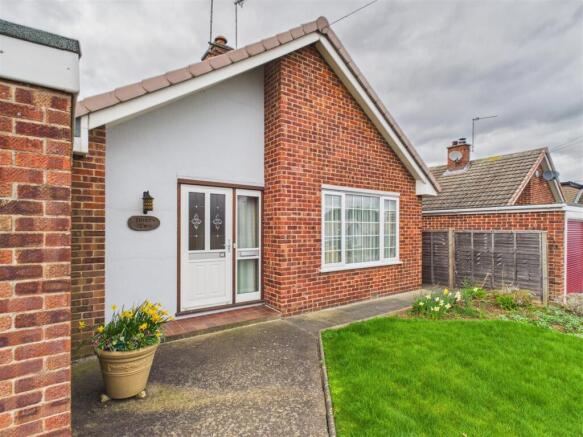 3 bed property, in The Woodcroft, £290,000