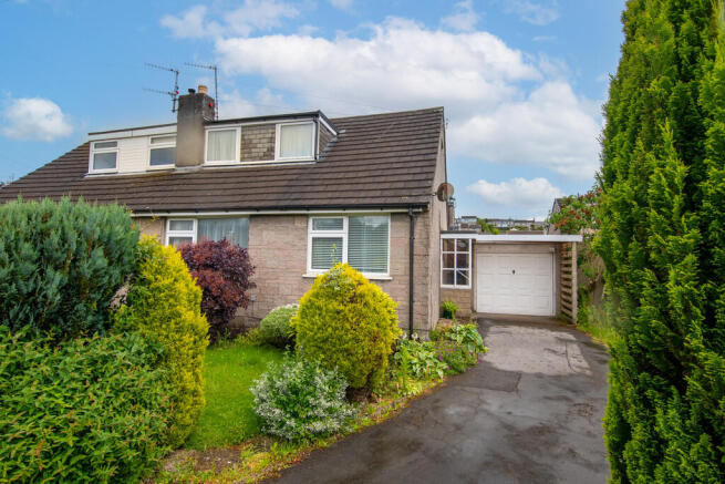4 bed property, in 17 Hayfell Avenue, £275,000