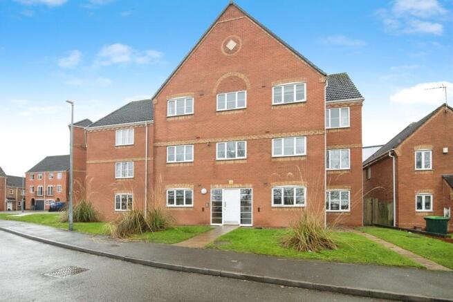 2 bed property, in Ferguson Drive, £100,000