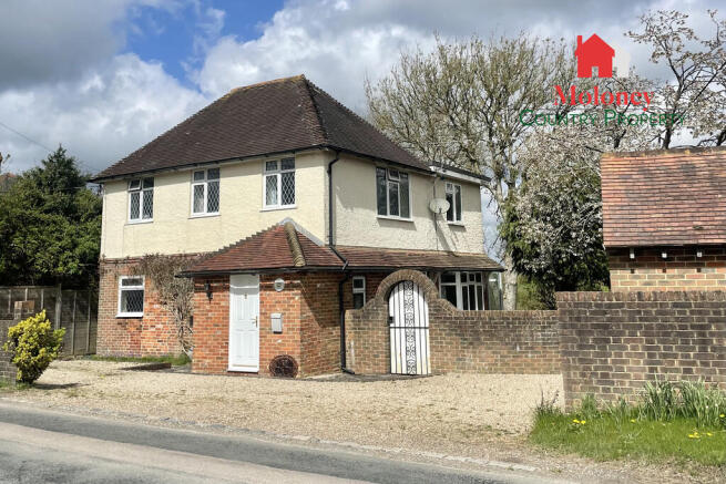 4 bed property, in Rural Staplecross, £495,000