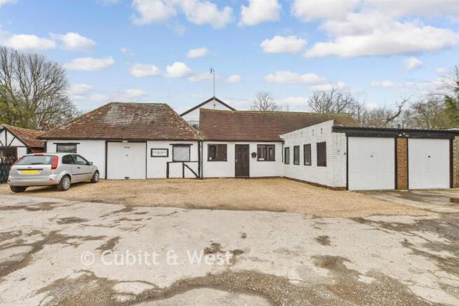 5 bed property, in Poles Lane, £850,000