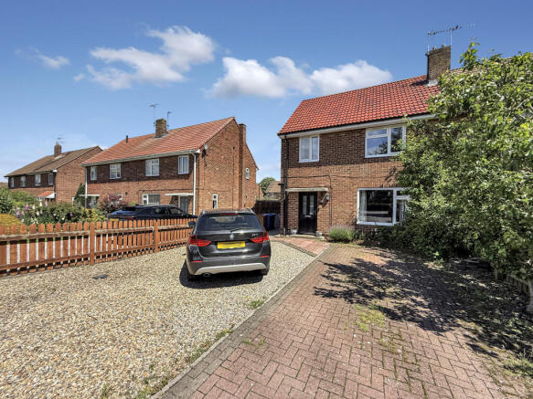 3 bed property, in Auchinleck Close, £179,950