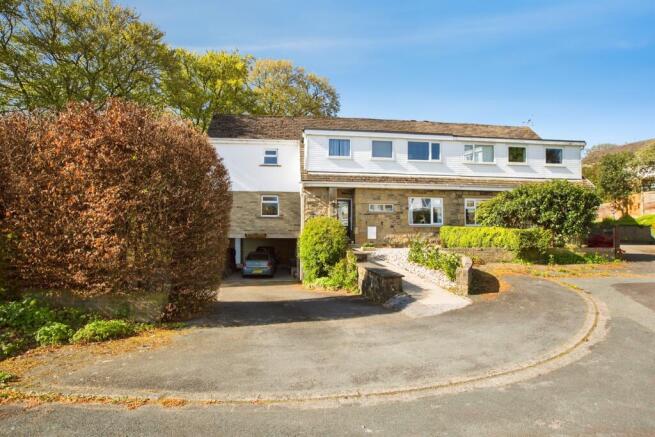 5 bed property, in Breck Lea, £450,000