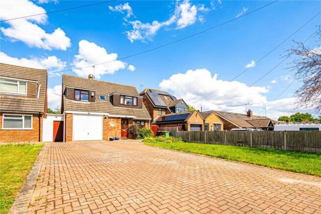 4 bed property, in Dunstable Road, £565,000