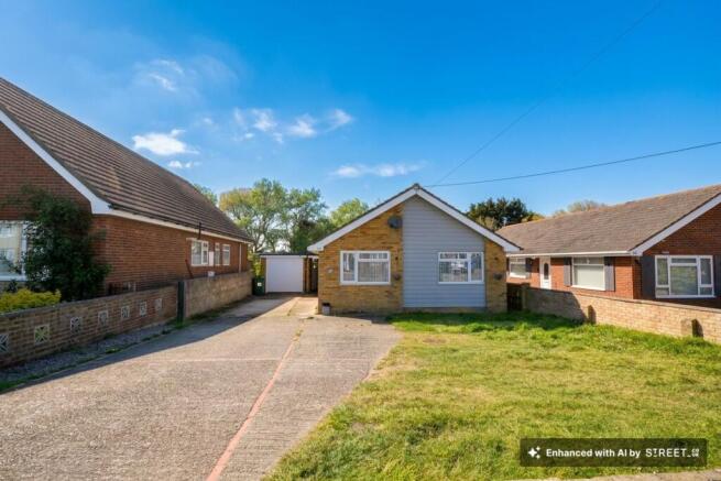 3 bed property, in Coast Drive, £325,000