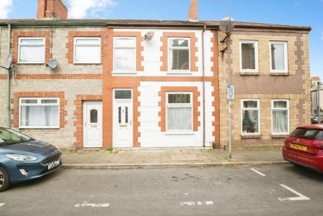 3 bed property, in Pearl Street, £170,000