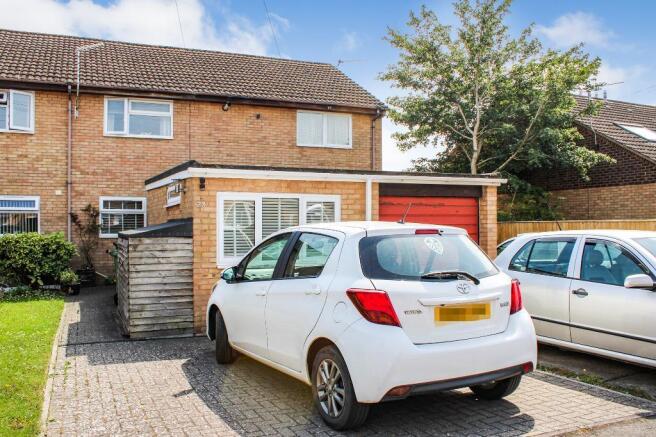 3 bed property, in Adelaide Gardens, £299,000