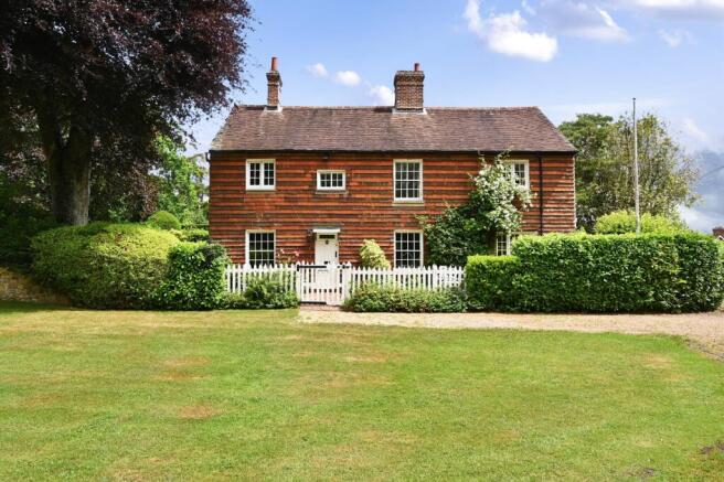 4 bed property, in The Street, £925,000