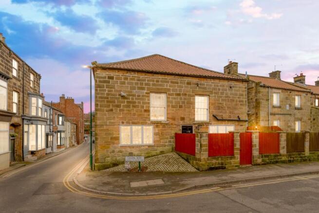 3 bed property, in North Road, £110,000