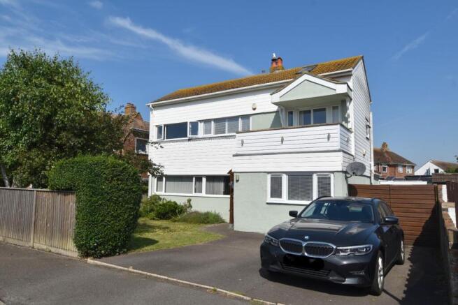 3 bed property, in Brockman Crescent, £435,000
