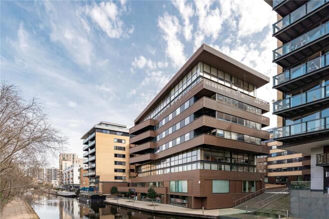 2 bed property, in Gainsborough Studios East, £545,000
