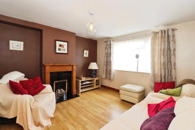 3 bed property, in Hopewell Gardens, £180,000