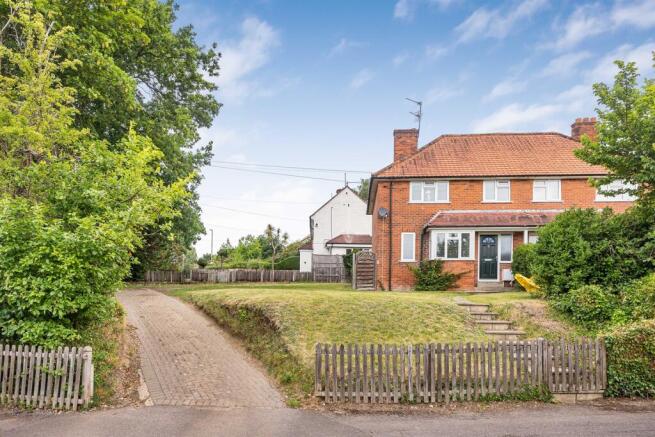 3 bed property, in Lower Henley Road, £450,000