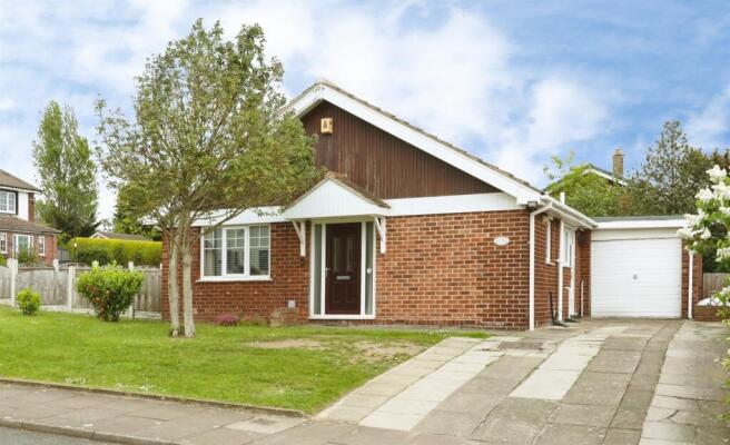 2 bed property, in Dunniwood Avenue, £275,000