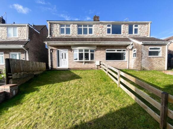3 bed property, in Goshen Park, £159,950