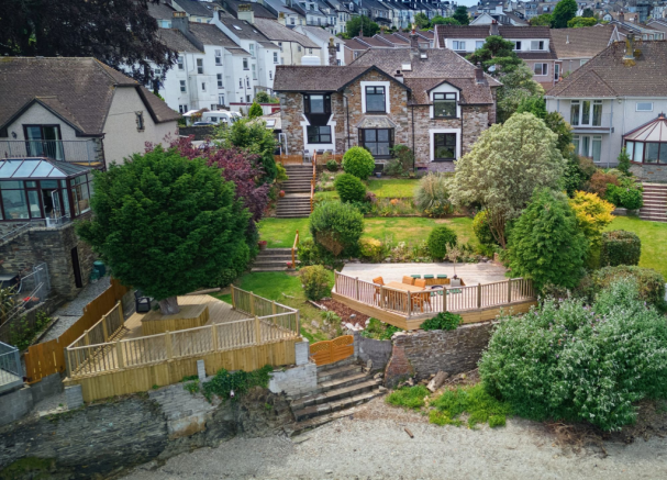 5 bed property, in Old Ferry Road, £1,100,000