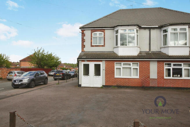 2 bed property, in Leicester Road, £140,000
