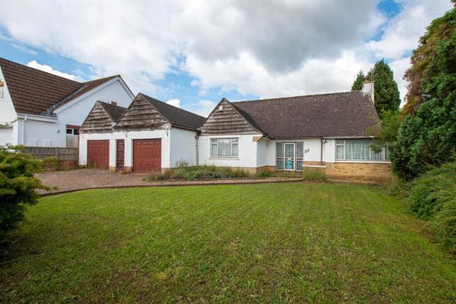 4 bed property, in Tyning Road, £950,000