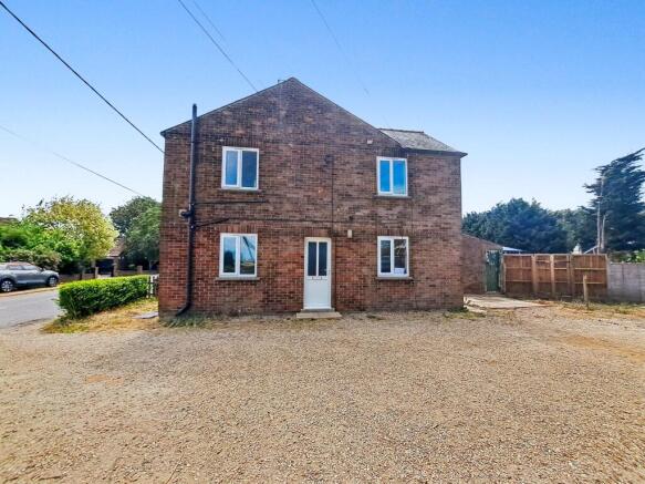 3 bed property, in Lutton Gowts, £190,000