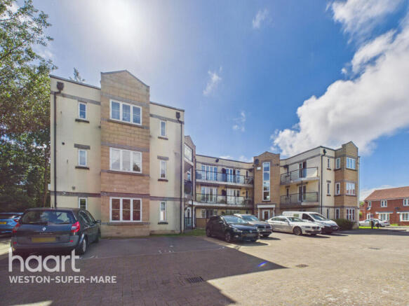 2 bed property, in Stormont Court, £160,000