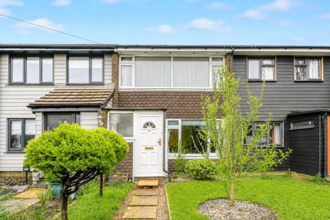2 bed property, in Angel Mead, £300,000