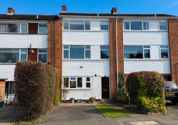 3 bed property, in 4A Kingsway, £80,000
