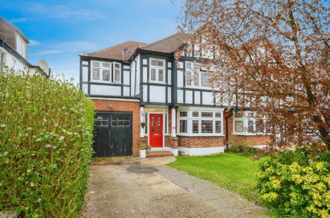 5 bed property, in Carlton Avenue West, £895,000