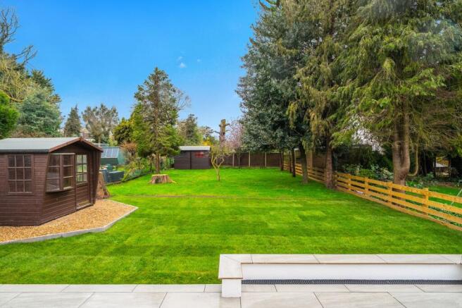 5 bed property, in Wilson Avenue, £690,000