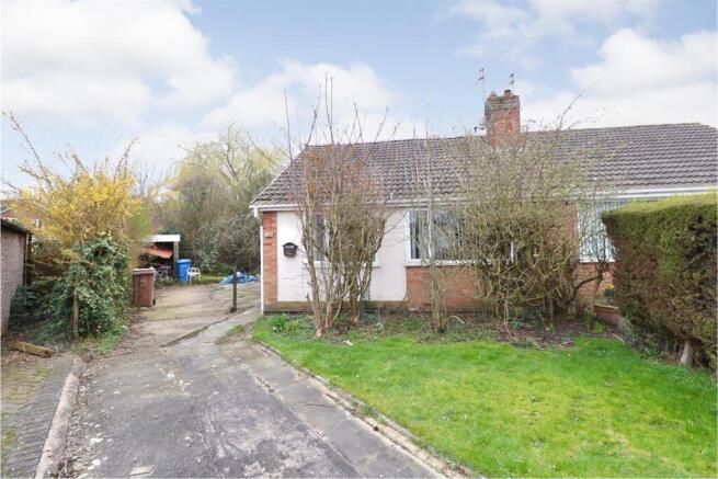 3 bed property, in Roman Ave North, £200,000