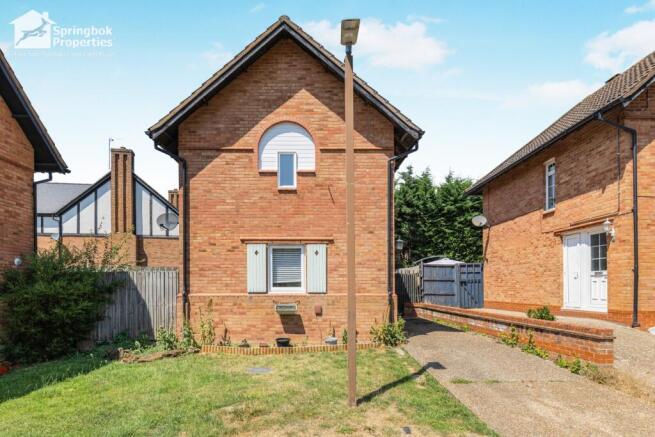 3 bed property, in Southwick Court, £315,000