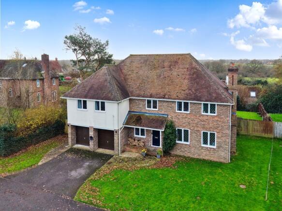 6 bed property, in Whiston Avenue, £895,000