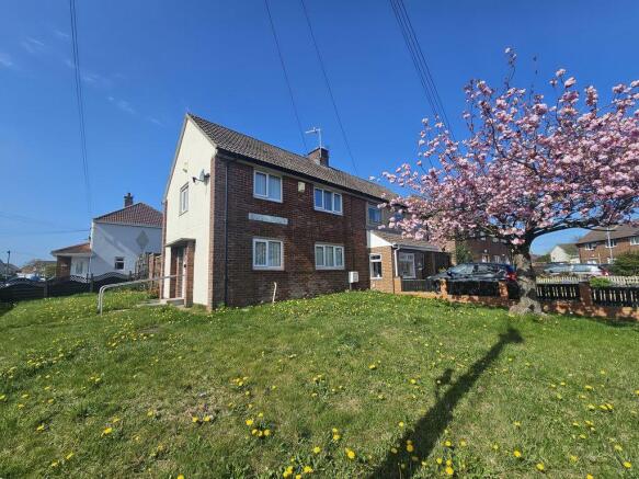 3 bed property, in Brierley Road, £90,000
