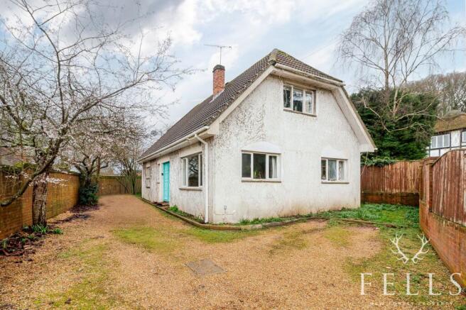 3 bed property, in Linford Road, £550,000