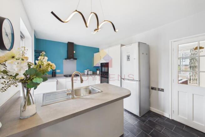 3 bed property, in St Marys Road, £425,000