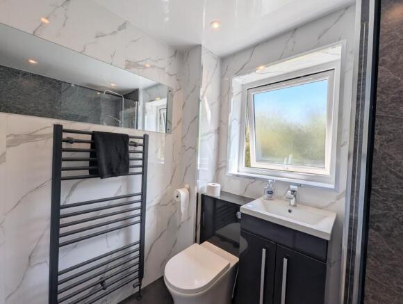 3 bed property, in Wells Street, £170,000