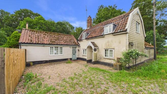 3 bed property, in Ixworth Road, £360,000