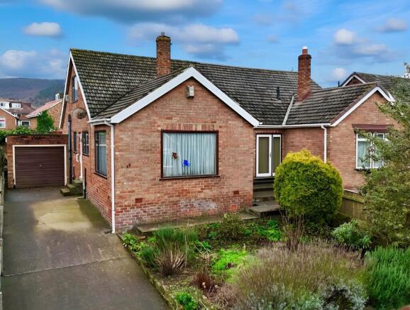 3 bed property, in Thames Avenue, £180,000