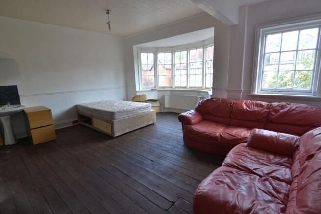 4 bed property, in Fountain Road, £385,000