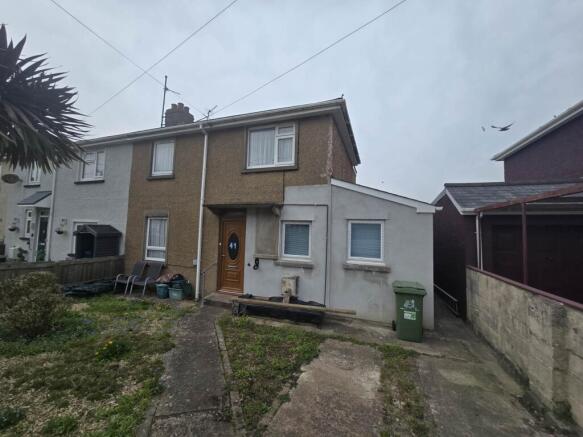 2 bed property, in Sentry Corner, £185,000